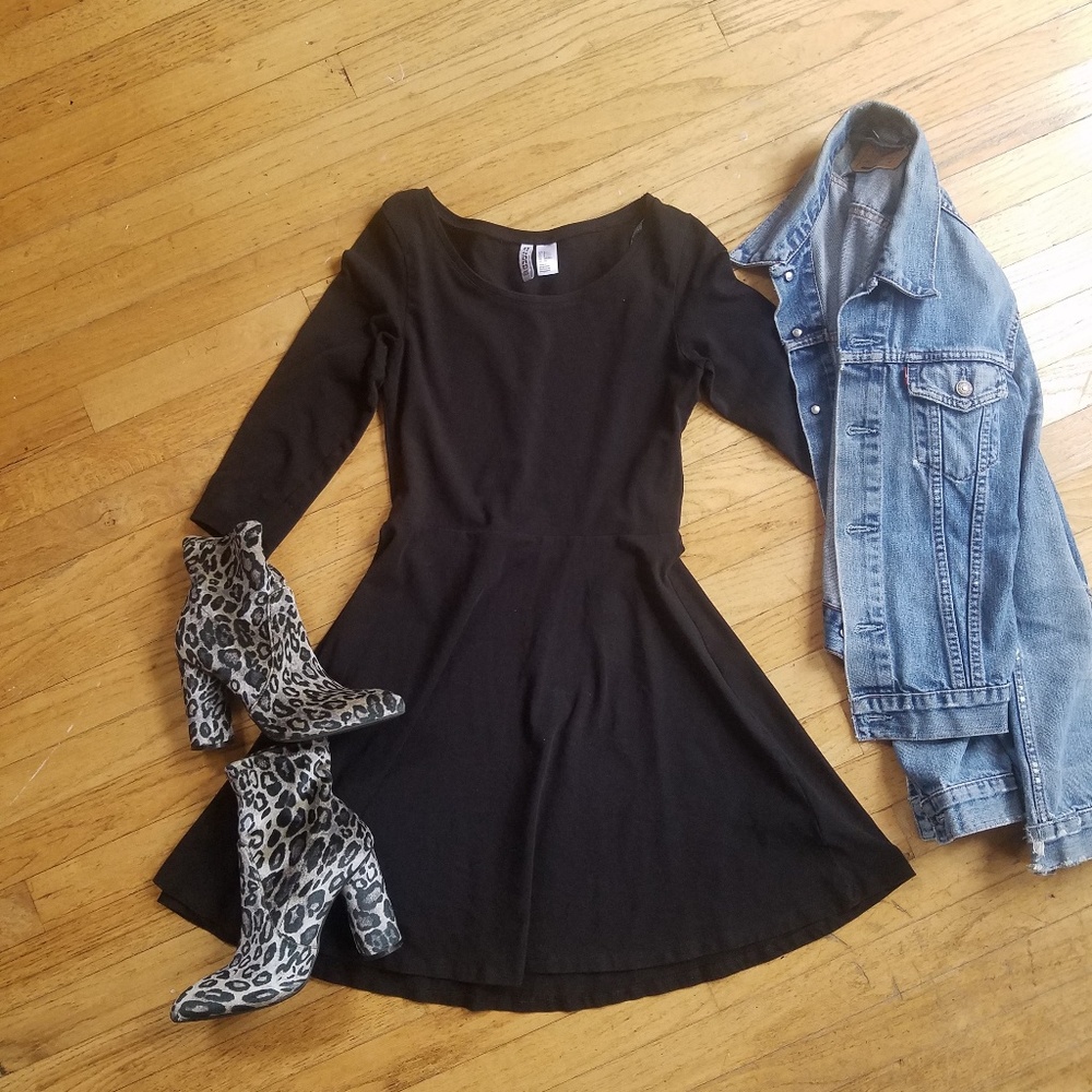 Divided Three Quarter Sleeve Skater Dress Sz S